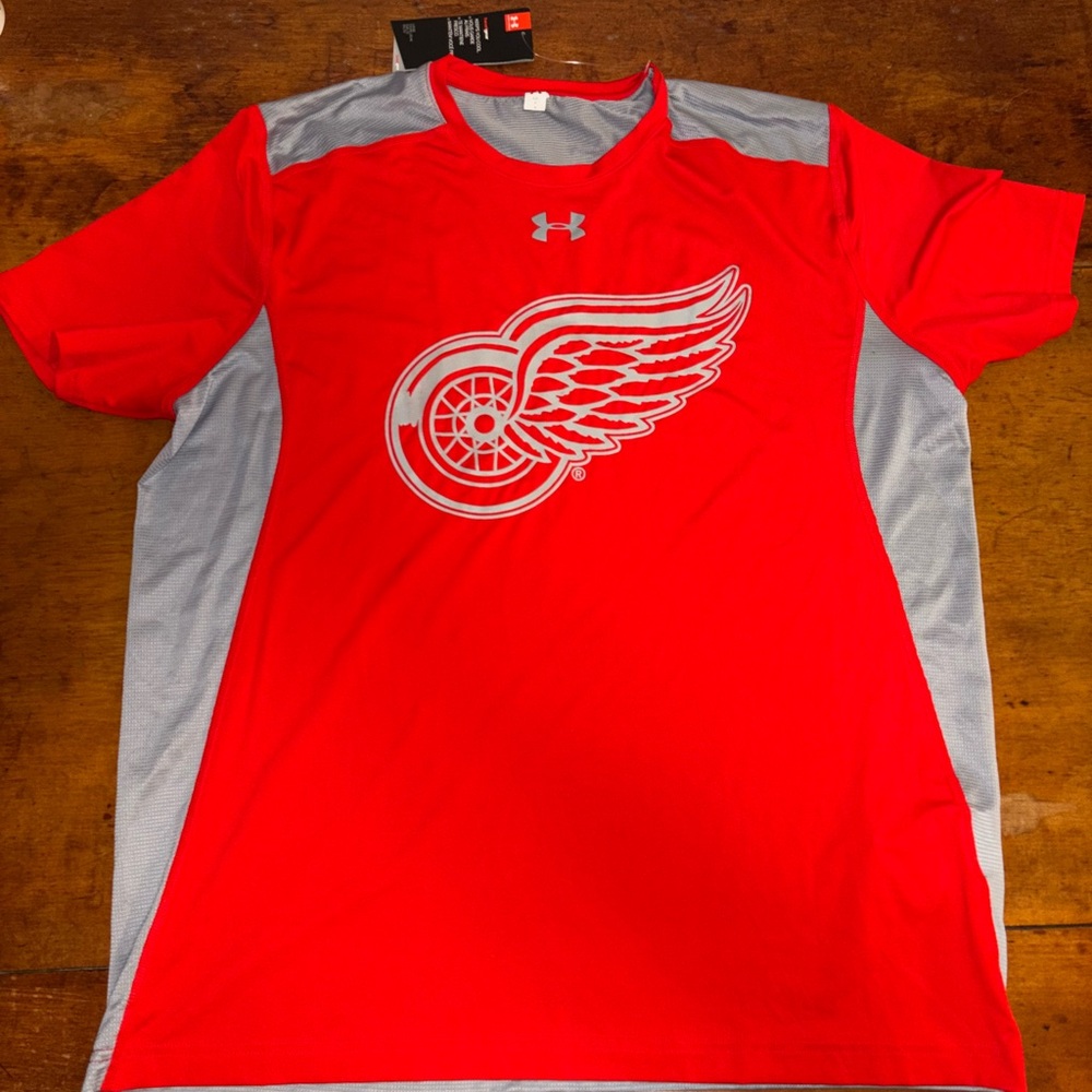 Under Armour Red wings shirt
